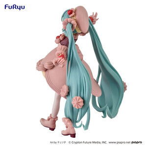 Furyu Hatsune Miku SweetSweets Series Strawberry Chocolate Short 
