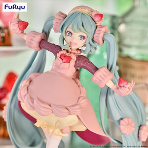 Furyu Hatsune Miku SweetSweets Series Strawberry Chocolate Short 