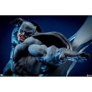 SideShow Collectibles DC Comics Premium Format Batman: The Dark Knight Returns 