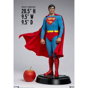 SideShow Collectibles SupermanThe Movie Premium Format Superman - Damaged packaging 