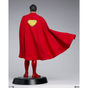 SideShow Collectibles SupermanThe Movie Premium Format Superman - Damaged packaging 