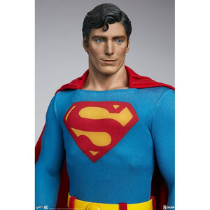 SideShow Collectibles SupermanThe Movie Premium Format Superman - Damaged packaging 