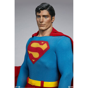 SideShow Collectibles SupermanThe Movie Premium Format Superman - Damaged packaging 