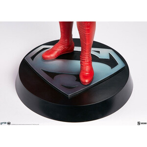 SideShow Collectibles SupermanThe Movie Premium Format Superman - Damaged packaging 