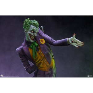 SideShow Collectibles DC Comics Premium Format The Joker 