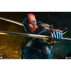 SideShow Collectibles DC Comics Premium Format Deathstroke 