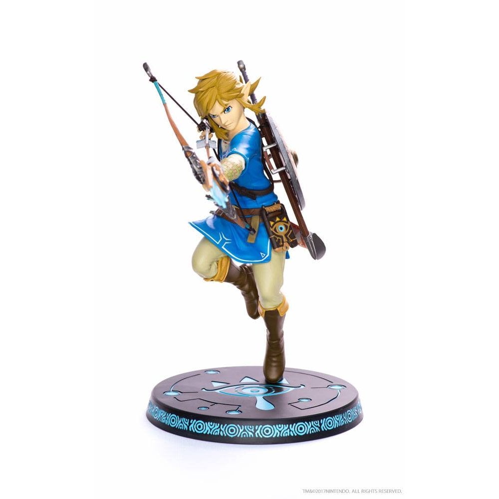 First 4 Figures The Legend of Zelda Breath of the Wild Standard Edition Link 