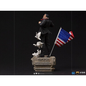 Iron Studios DC Comics Deluxe 1/10 Art Scale Clark Kent 