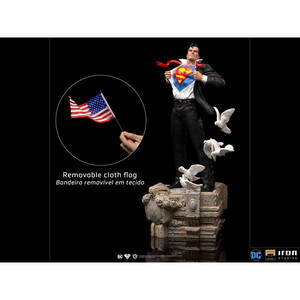 Iron Studios DC Comics Deluxe 1/10 Art Scale Clark Kent 