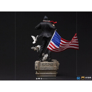 Iron Studios DC Comics Deluxe 1/10 Art Scale Clark Kent 