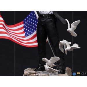 Iron Studios DC Comics Deluxe 1/10 Art Scale Clark Kent 