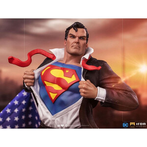 Iron Studios DC Comics Deluxe 1/10 Art Scale Clark Kent 