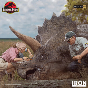 Iron Studios Jurassic Park 1/10 Art Scale Deluxe Triceratops 