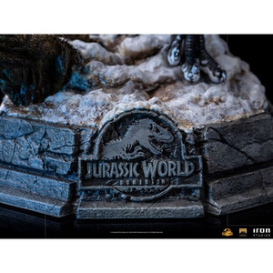 Iron Studios Jurassic World Dominion 1/10 Deluxe Art Scale Blue and Beta 