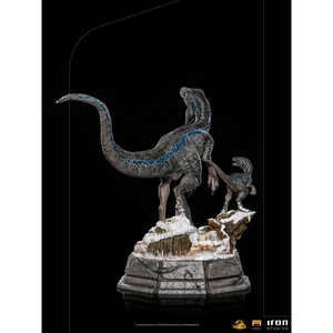 Iron Studios Jurassic World Dominion 1/10 Deluxe Art Scale Blue and Beta 