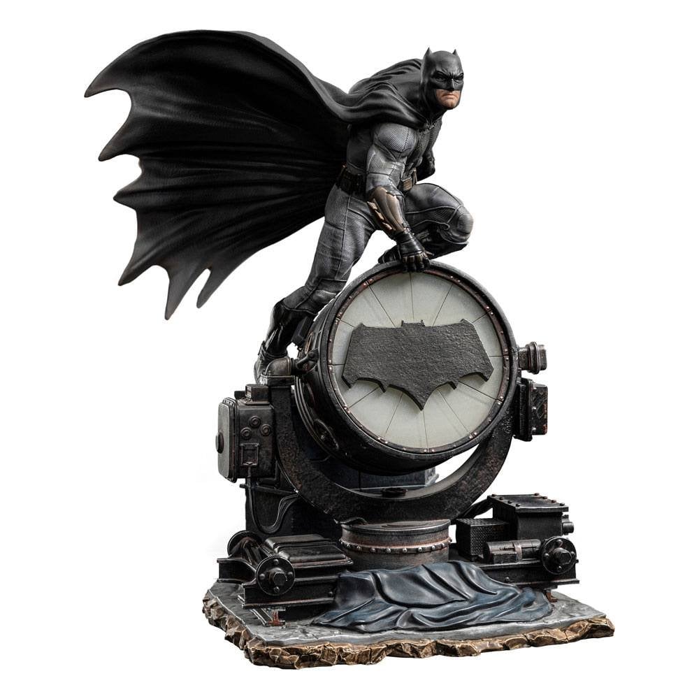Iron Studios Zack Snyder's Justice League 1/10 Deluxe Art Scale Batman on Batsignal 