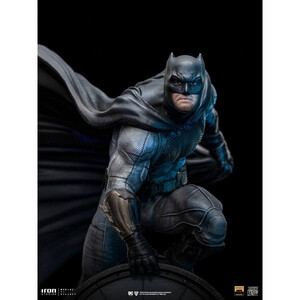 Iron Studios Zack Snyder's Justice League 1/10 Deluxe Art Scale Batman on Batsignal 