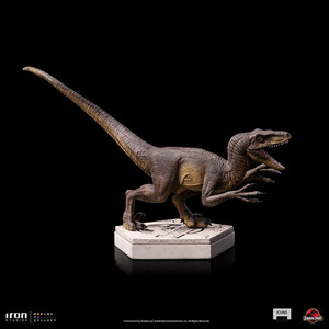 Iron Studios Jurassic Park Icons Velociraptor Ver A 