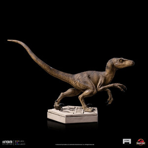 Iron Studios Jurassic Park Icons Velociraptor Ver B 
