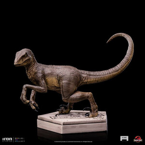 Iron Studios Jurassic World Icons Velociraptor C 