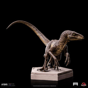 Iron Studios Jurassic World Icons Velociraptor C 