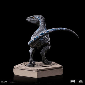Iron Studios Jurassic World Icons Velociraptor B Blue 