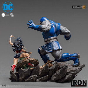 Iron Studios DC Comics 1/6 Scale Wonder Woman Vs Darkseid Ivan Reis Ver 