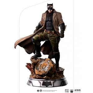 Iron Studios Zack Snyder's Justice League 1/4 Scale Legacy Replica Batman Nightmare 