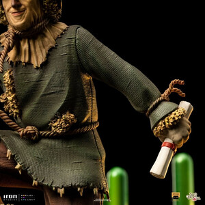 Iron Studios The Wizard of Oz 1/10 Deluxe Art Scale Scarecrow 