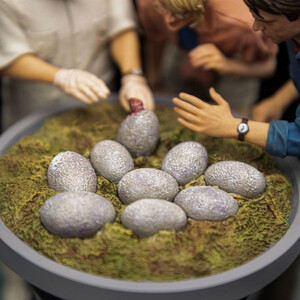 Iron Studios Jurassic Park 1/10 Scale Dino Hatching 