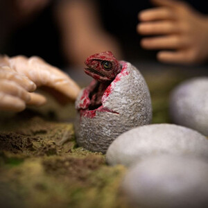 Iron Studios Jurassic Park 1/10 Scale Dino Hatching 