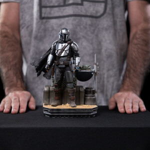 Iron Studios Star Wars The Mandalorian 1/10 Scale Din Djarin and Din Grogu 