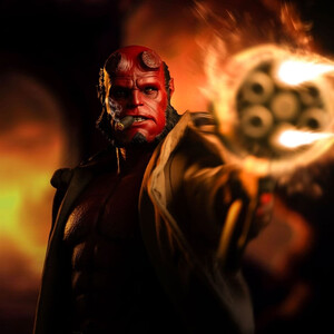 Iron Studios Hellboy 1/4 Deluxe Art Scale Hellboy 
