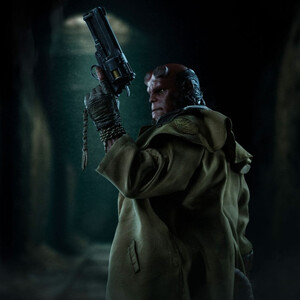 Iron Studios Hellboy 1/4 Deluxe Art Scale Hellboy 