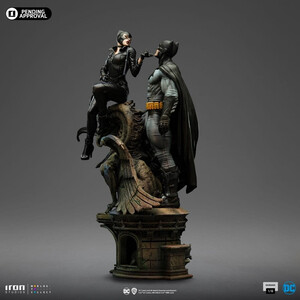 Iron Studios DC Comics 1/6 Scale Batman & Catwoman 