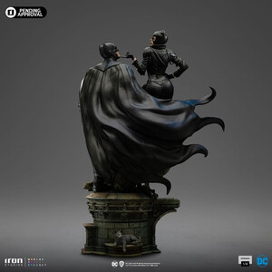 Iron Studios DC Comics 1/6 Scale Batman & Catwoman 