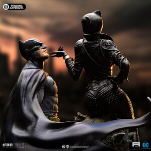 Iron Studios DC Comics 1/6 Scale Batman & Catwoman 