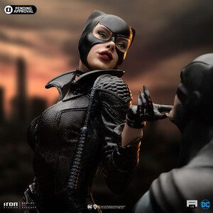 Iron Studios DC Comics 1/6 Scale Batman & Catwoman 