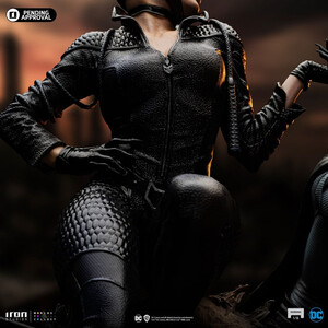 Iron Studios DC Comics 1/6 Scale Batman & Catwoman 