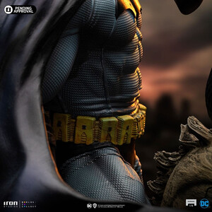 Iron Studios DC Comics 1/6 Scale Batman & Catwoman 