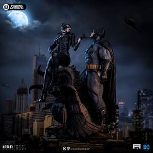 Iron Studios DC Comics 1/6 Scale Batman & Catwoman 