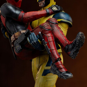 Iron Studios Deadpool 1/10 Scale Deluxe Art Scale 1/10 Deadpool & Wolverine 