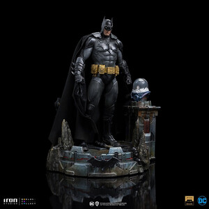 Iron Studios DC Comics 1/10 Art Scale Batman Unleashed Deluxe 