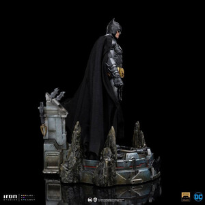 Iron Studios DC Comics 1/10 Art Scale Batman Unleashed Deluxe 