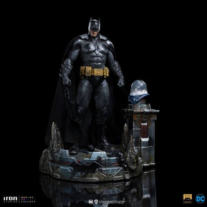 Iron Studios DC Comics 1/10 Art Scale Batman Unleashed Deluxe 
