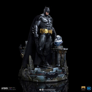 Iron Studios DC Comics 1/10 Art Scale Batman Unleashed Deluxe 