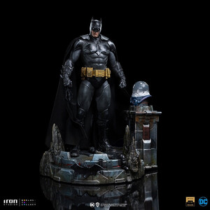 Iron Studios DC Comics 1/10 Art Scale Batman Unleashed Deluxe 
