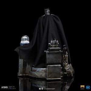 Iron Studios DC Comics 1/10 Art Scale Batman Unleashed Deluxe 