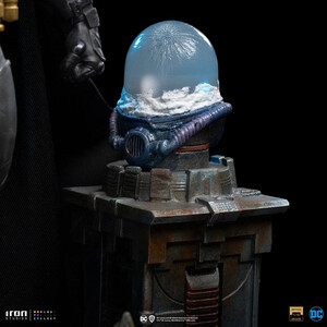 Iron Studios DC Comics 1/10 Art Scale Batman Unleashed Deluxe 